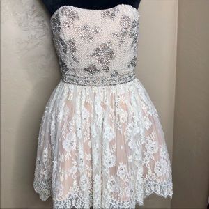 Sherri Hill White Pearl Cocktail Dress Size 6